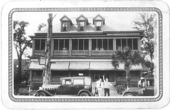 1906: Railroad Hospital - A year later, the hospital was closed and converted into an apartment building.