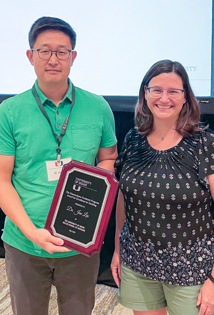 Jae Lee, PhD receives Excellence in Teaching Award