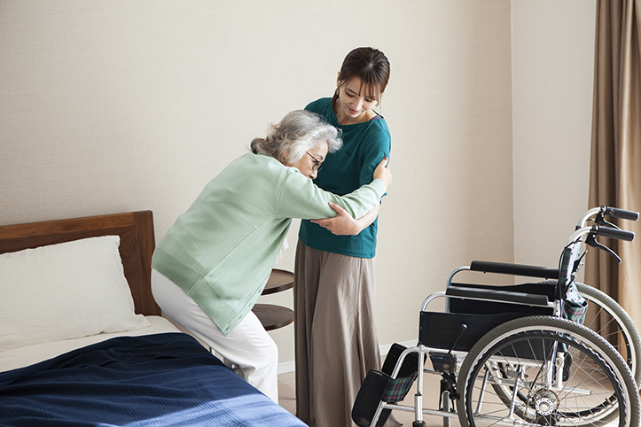 The study found that one of the most important factors associated with home/community discharge was a patient’s ability to regain the capacity to transfer from bed to chair or bed to wheelchair.